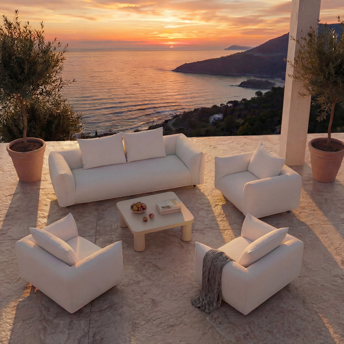 Outdoor Lounge Chair with Comfortable Cushions