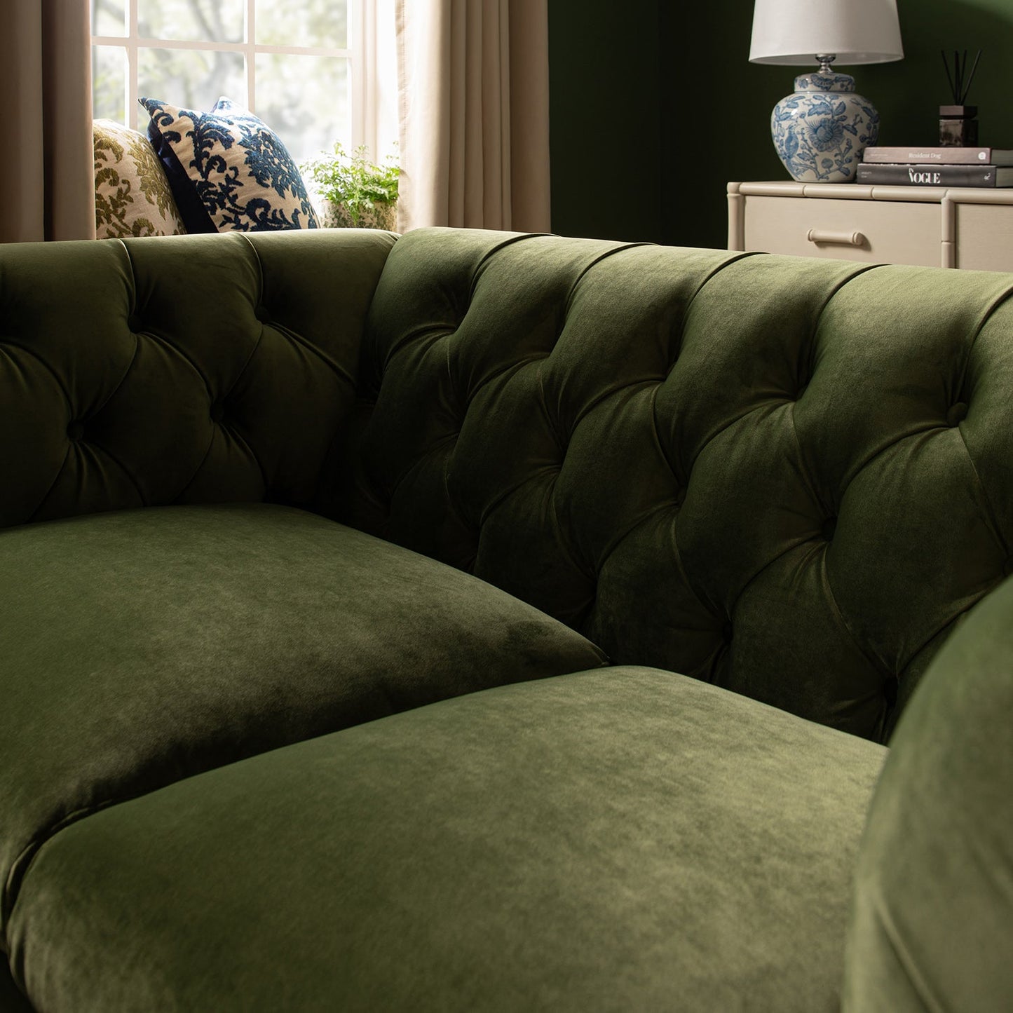 Chesterfield 2-Seater Sofa in Fern Green Velvet