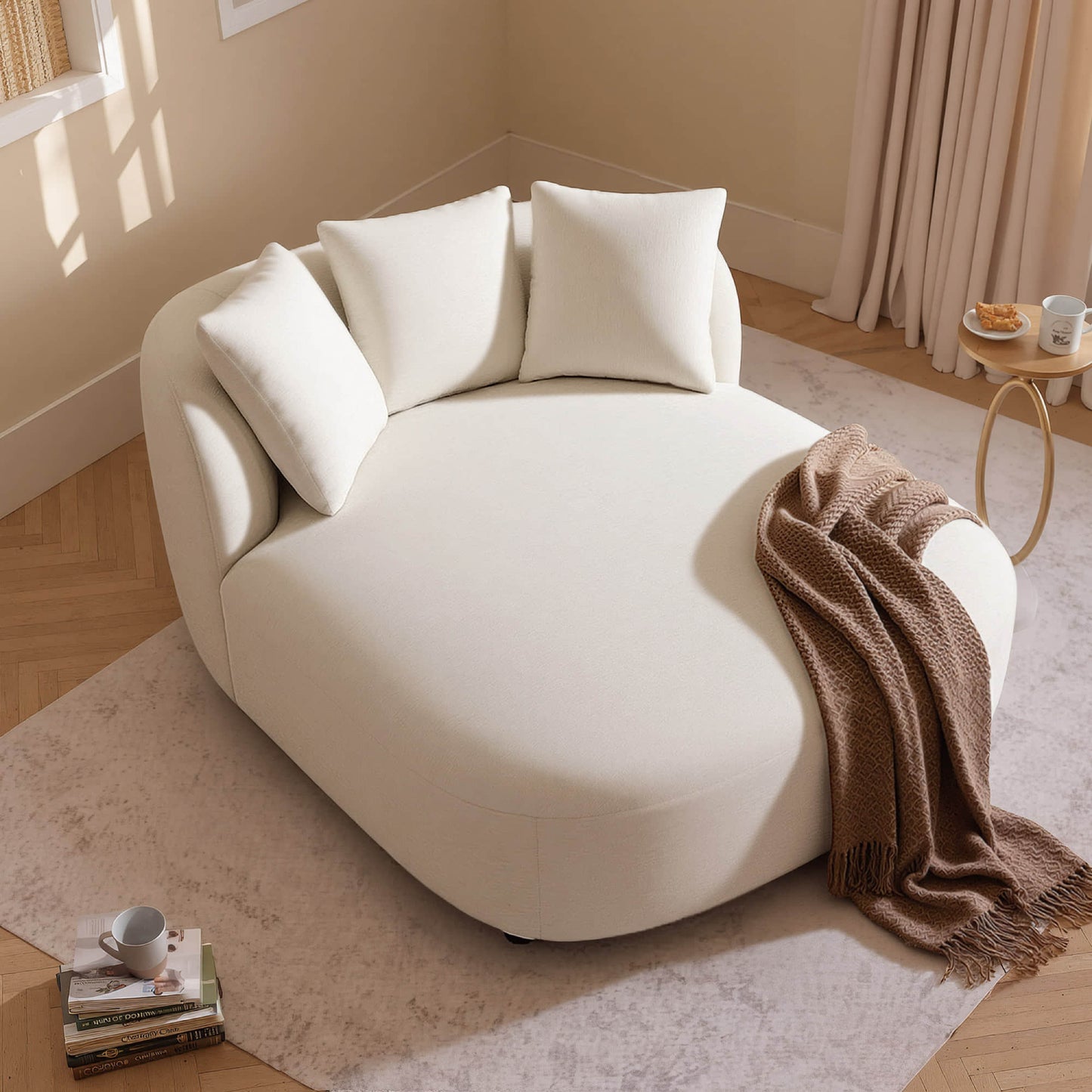 Curved Chaise Lounge Chair in Modern Design