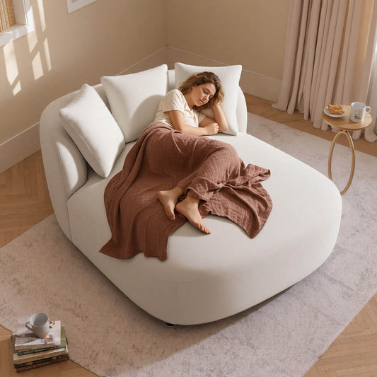 Curved Chaise Lounge Chair in Modern Design