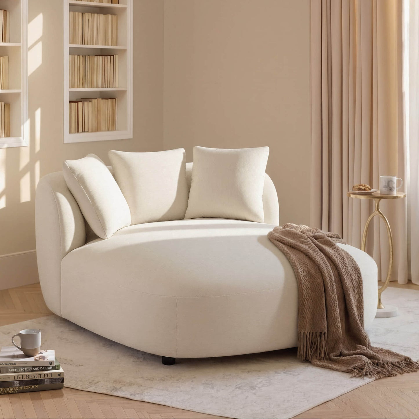 Curved Chaise Lounge Chair in Modern Design