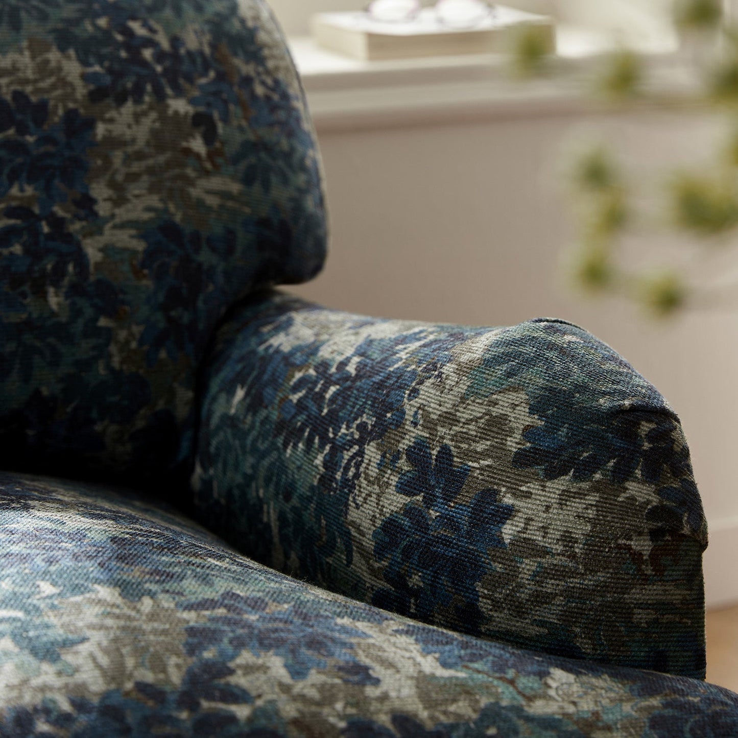 Daphnis Linen Blend Sofa with Julien Pattern, 2-Seater