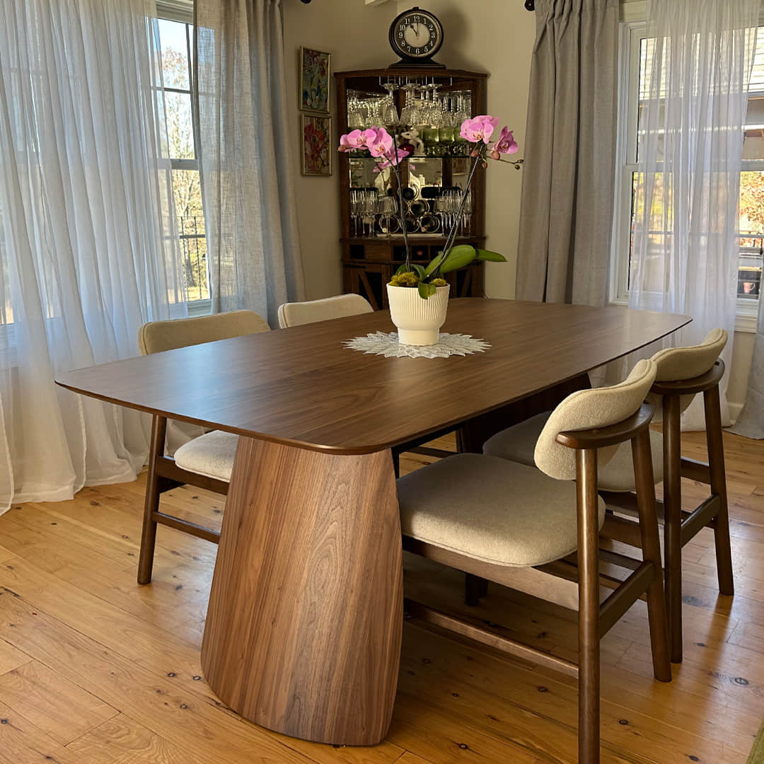 Dining Table in Wood with Smooth Finish for 4