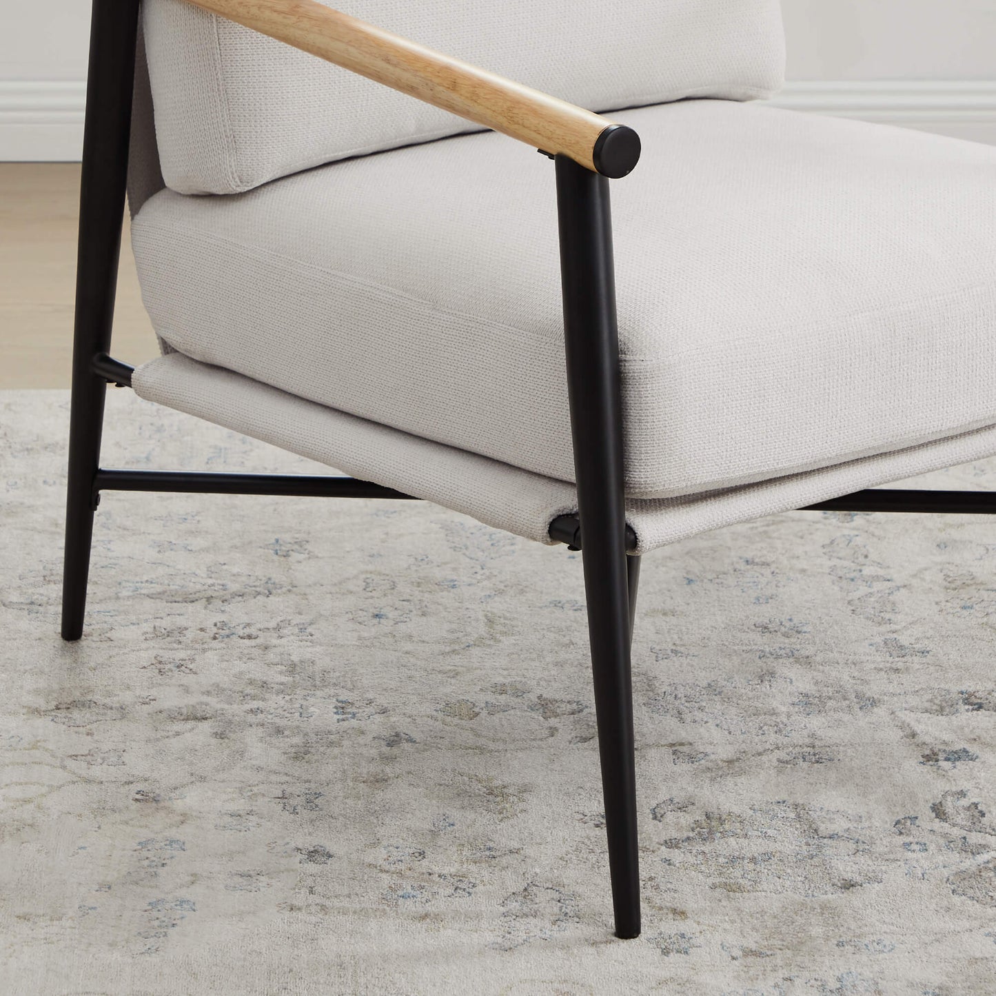 Modern Accent Chair in Elegant Velvet Upholstery