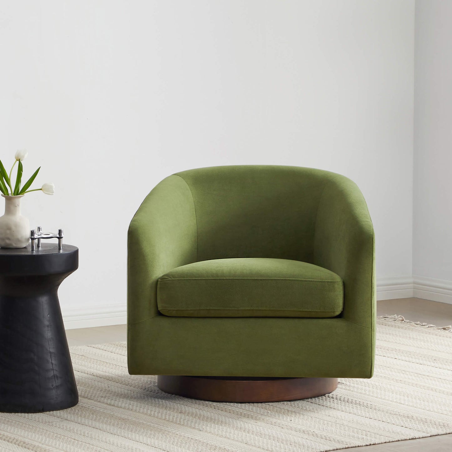 Modern Swivel Accent Chair with Soft Fabric Upholstery