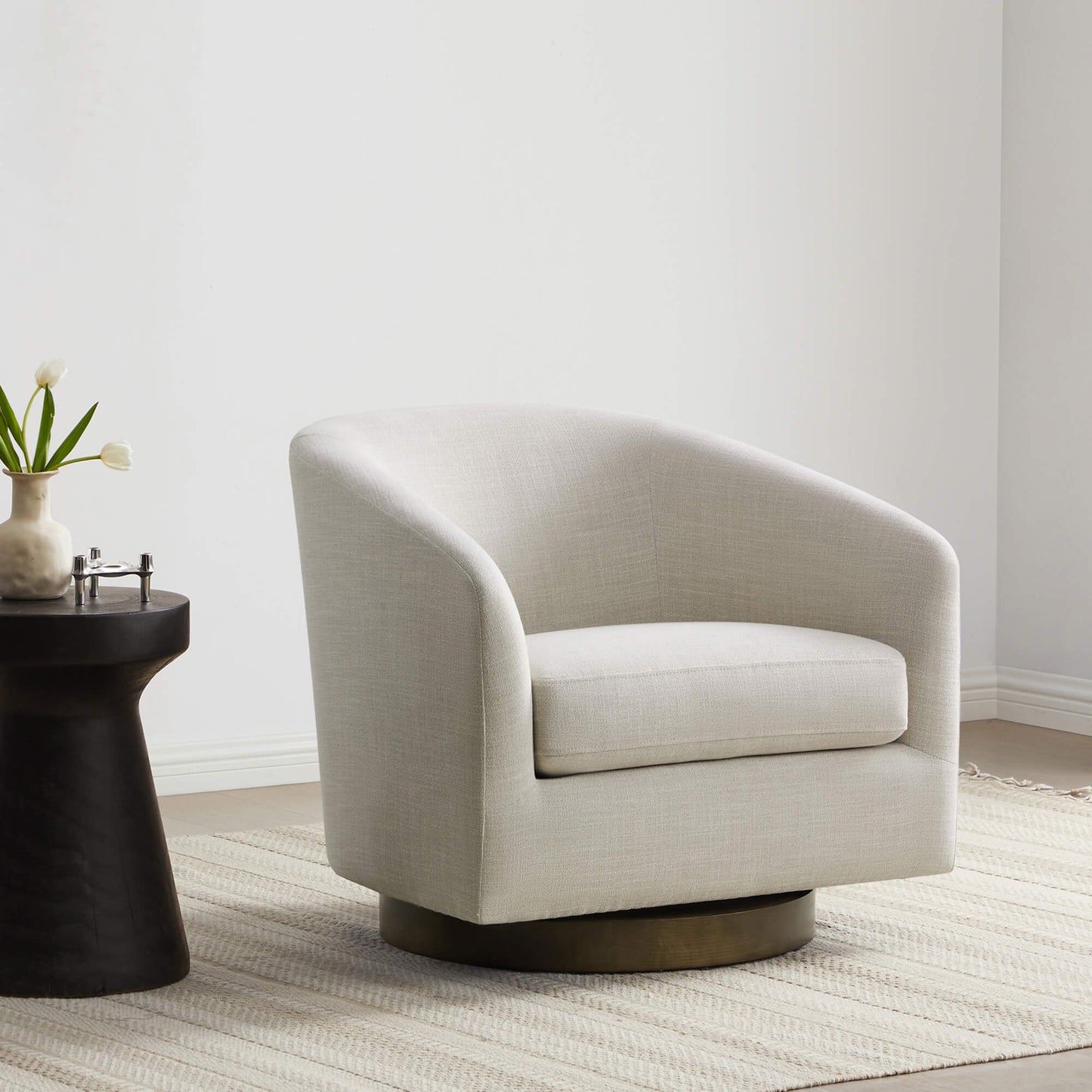 Modern Swivel Accent Chair with Soft Fabric Upholstery