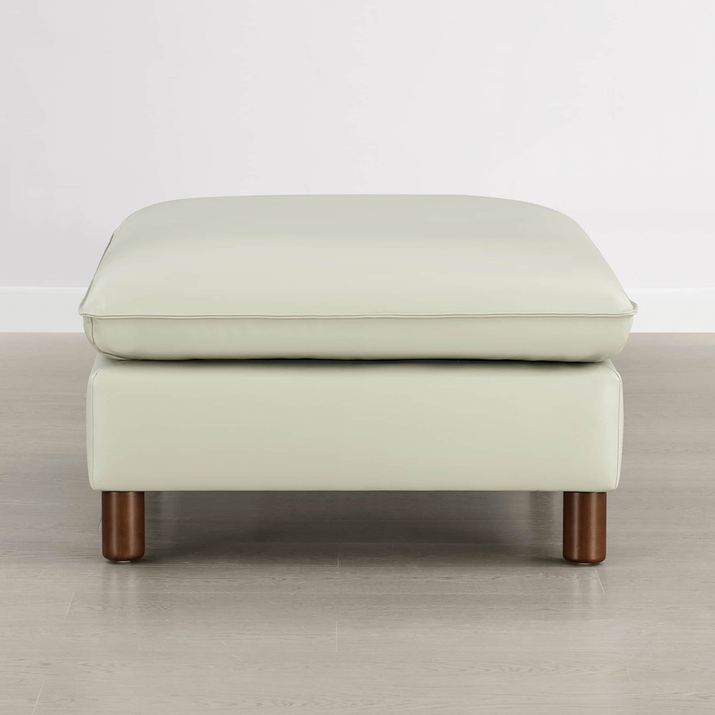 Modular Ottoman with Wooden Legs and Versatile Design