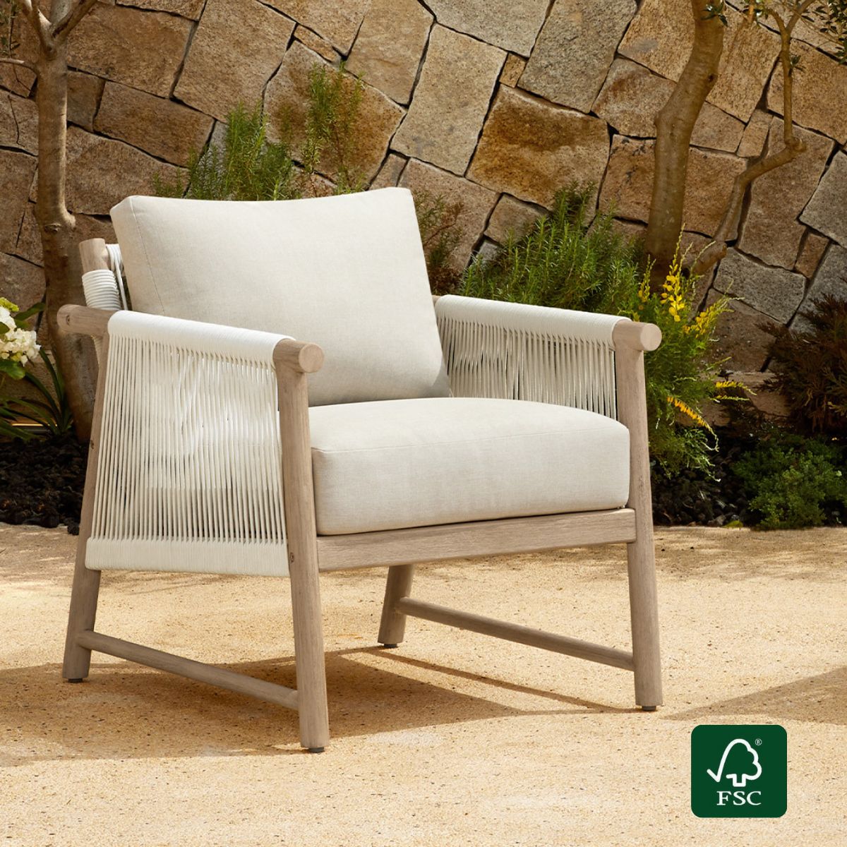 Outdoor Lounge Chair in Acacia Wood with Rope Detailing