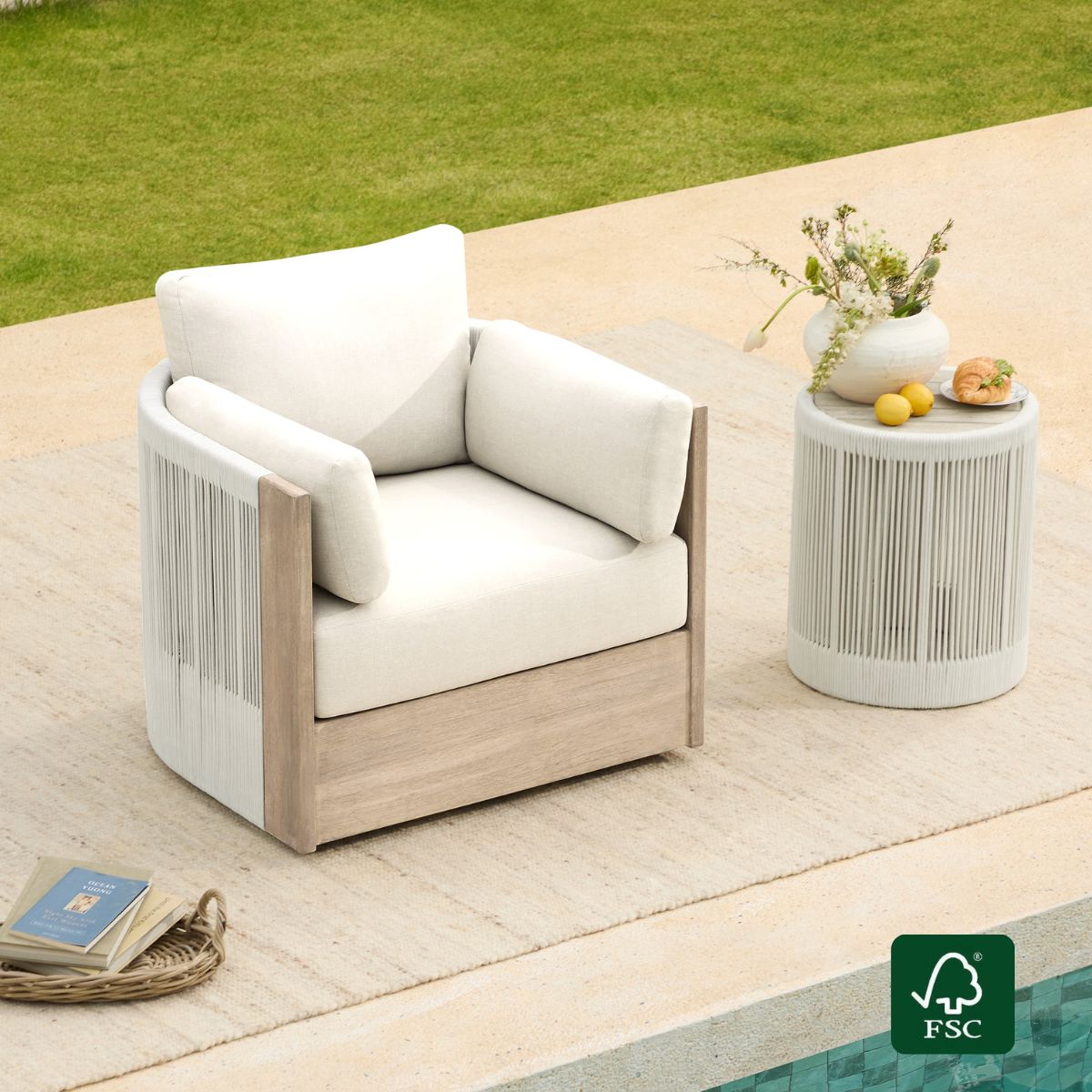 Outdoor Swivel Chair in Acacia Wood with Rope Detailing