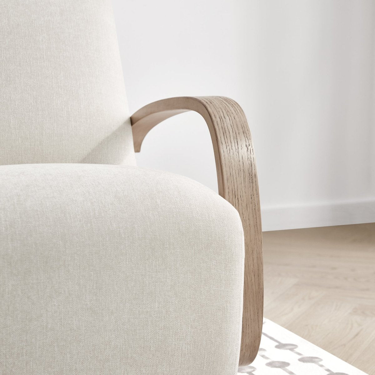 Swivel Accent Chair in Modern Design