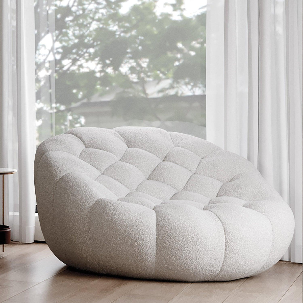 Lounge Chair in White with Contemporary Design