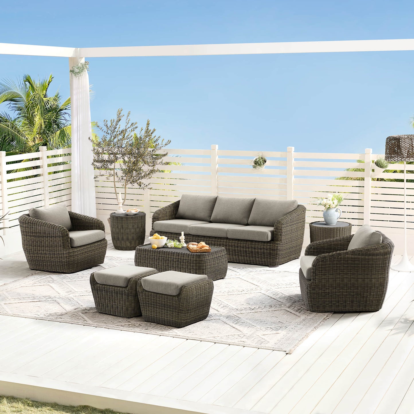 Wicker Outdoor Sofa Set with 5 Seats in Natural Finish