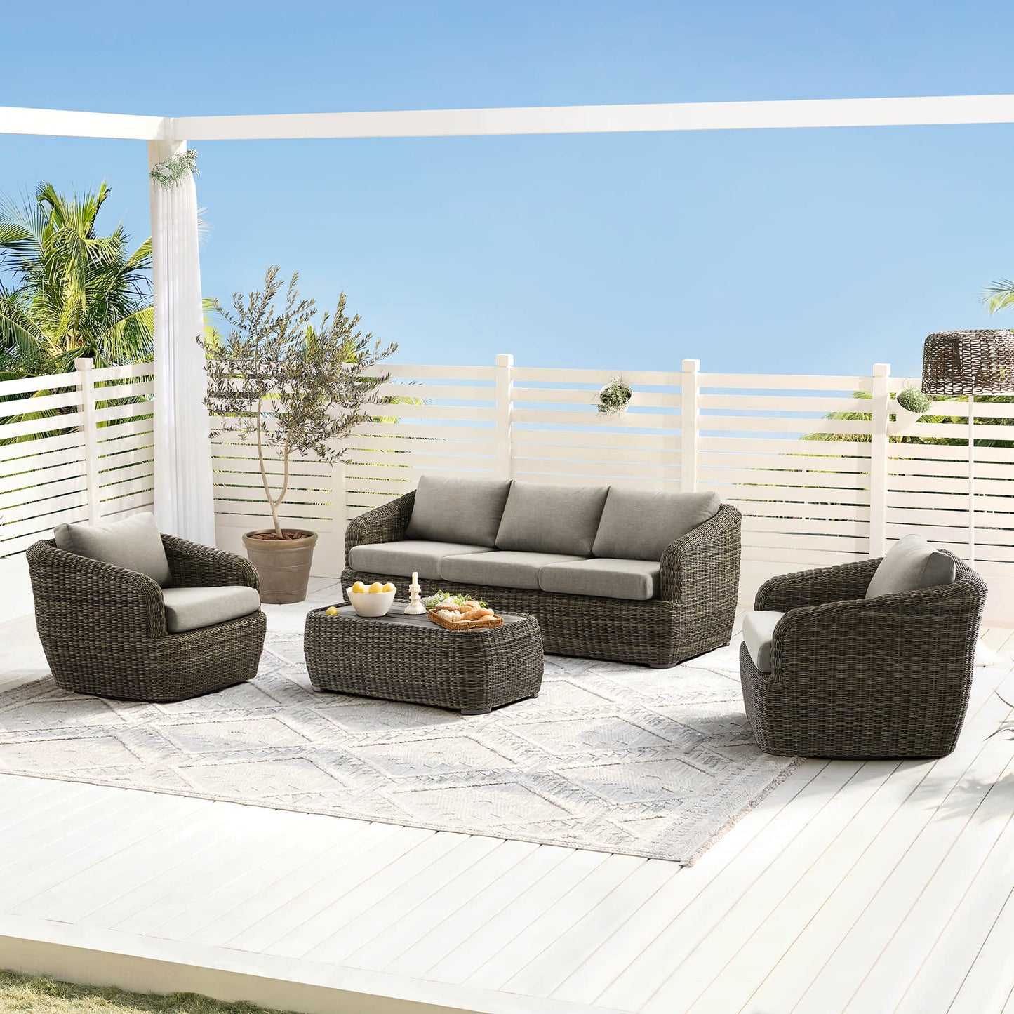 Wicker Outdoor Sofa Set with 5 Seats in Natural Finish