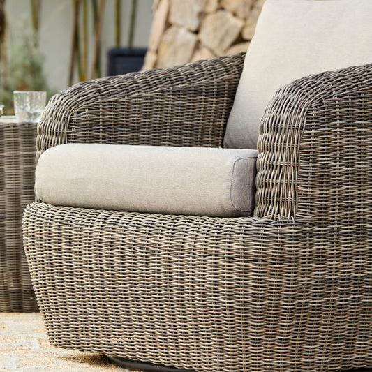 Wicker Outdoor Sofa Set with 5 Seats in Natural Finish